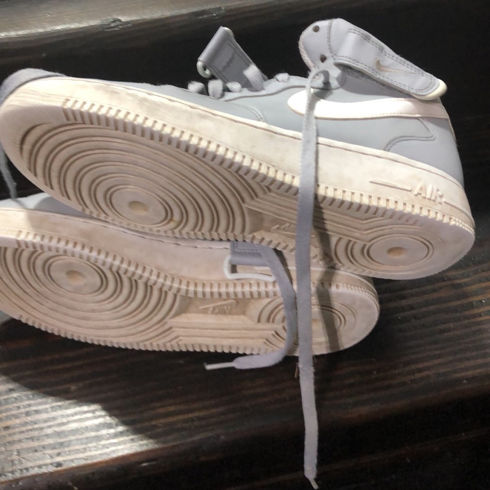 Sneakers - Picture 5 of 5